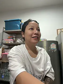 Snapshot of LINDA_HD chatting on 06/24/26, 04:16 LINDA HD online show from 06/24/26, 04:16