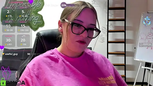Snapshot of JuliNy_x chatting on 07/04/26, 12:43 JuliNy x online show from 07/04/26, 12:43