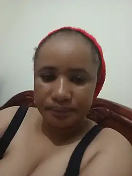 Caramel Lucy online show from 05/25/26, 06:17