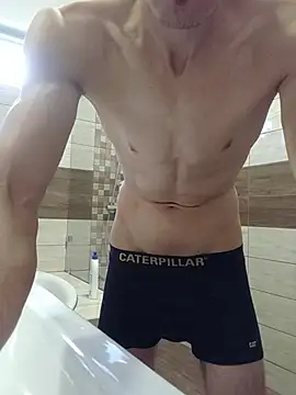 Snapshot of Nakedfanboy chatting on 07/19/26, 08:23 Nakedfanboy online show from 07/19/26, 08:23