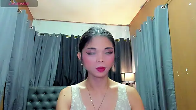 Snapshot of Valentina_lust chatting on 06/15/26, 02:56 Valentina lust online show from 06/15/26, 02:56