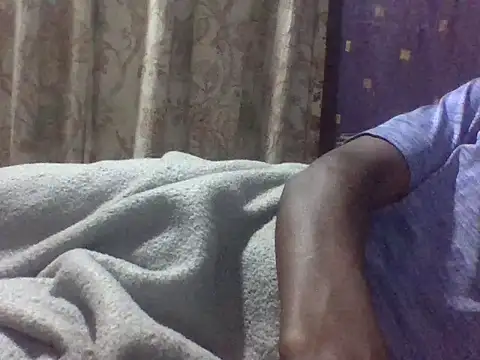 Snapshot of Roystone3 chatting on 06/14/26, 12:40 Roystone3 online show from 06/14/26, 12:40
