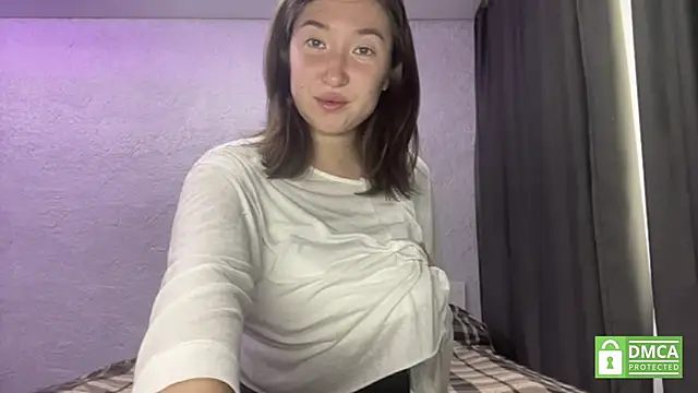 Snapshot of LaylaKrasnici chatting on 07/01/26, 08:47 LaylaKrasnici online show from 07/01/26, 08:47