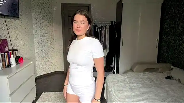 cuteshowy online show from 06/13/26, 11:30