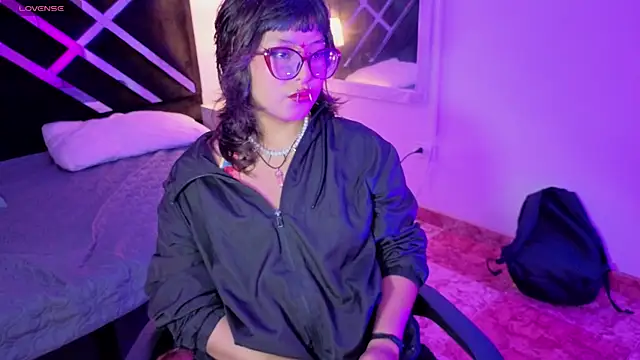 Snapshot of hannita_01 chatting on 07/10/26, 11:54 hannita 01 online show from 07/10/26, 11:54