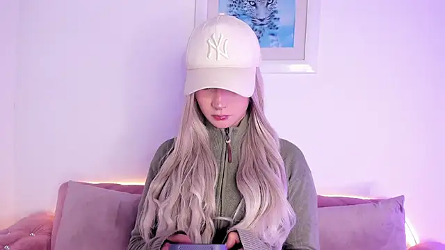 SophieMoneet online show from 05/26/26, 12:36