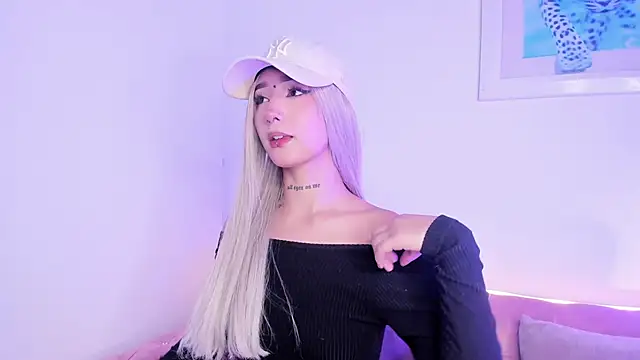 SophieMoneet online show from 05/27/26, 12:45