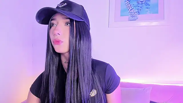 Snapshot of SophieMoneet chatting on 05/30/26, 12:33 SophieMoneet online show from 05/30/26, 12:33