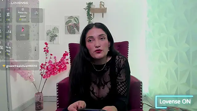 sthefy01 online show from 05/26/26, 07:56