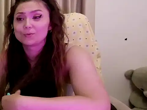 Lola Creolla online show from 05/28/26, 06:25