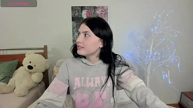 Kira Devi online show from 05/31/26, 07:14