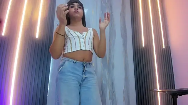 AndreaGiraldo  online show from 07/03/26, 08:26