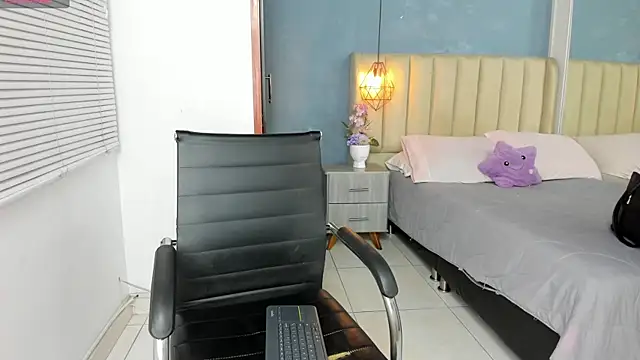 Snapshot of Cathaleya_sexy chatting on 06/30/26, 03:39 Cathaleya sexy online show from 06/30/26, 03:39