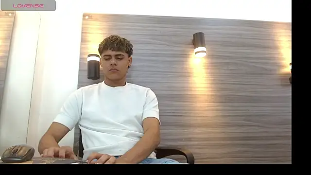LeleHott01 online show from 07/13/26, 03:50