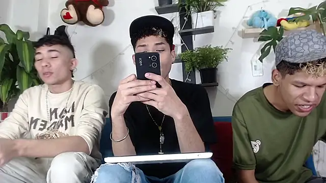 STRANGER BOYS online show from 05/30/26, 10:15