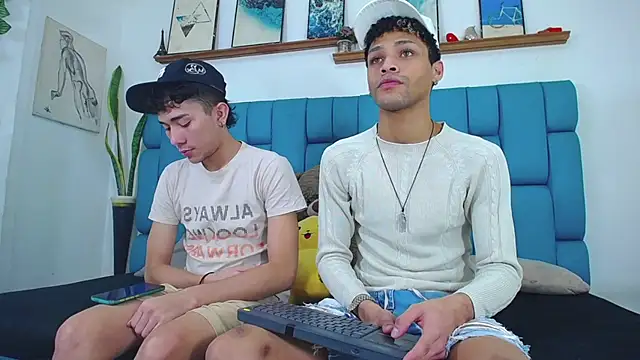 STRANGER BOYS online show from 06/25/26, 11:21