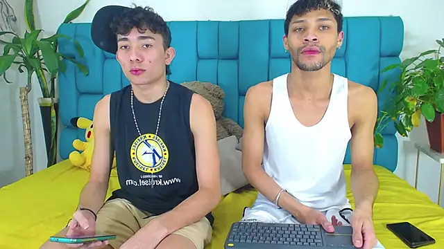 STRANGER BOYS online show from 07/08/26, 11:05