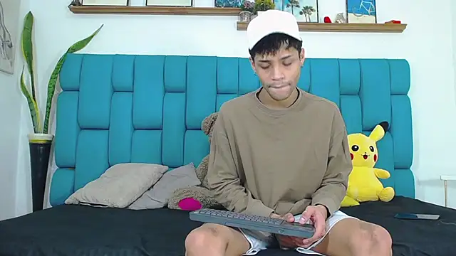 STRANGER BOYS online show from 06/20/26, 11:21