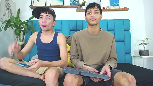 STRANGER BOYS online show from 06/26/26, 10:59