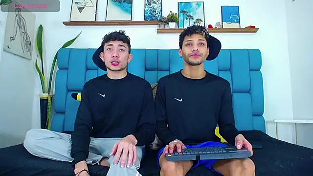 STRANGER BOYS online show from 07/04/26, 11:20