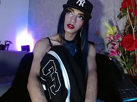 Snapshot of megan_queen12 chatting on 06/26/26, 04:07 megan queen12 online show from 06/26/26, 04:07