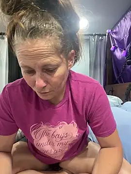 amberhotts2025 online show from 06/11/26, 10:29