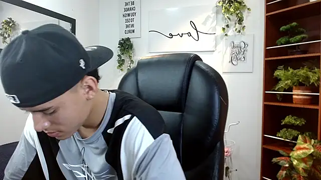 Ryan grayx online show from 06/02/26, 02:28