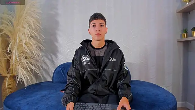 Gian Rossi online show from 06/14/26, 02:18