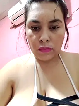 Snapshot of sofiapere1 chatting on 06/04/26, 03:00 sofiapere1 online show from 06/04/26, 03:00