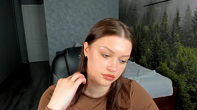 Snapshot of Maya-Mimi chatting on 06/11/26, 02:53 Maya-Mimi online show from 06/11/26, 02:53