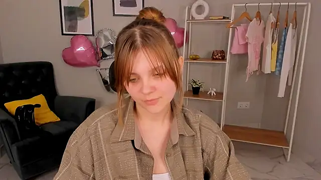 Jessica West  online show from 06/02/26, 01:33
