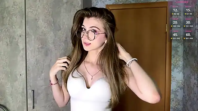 Snapshot of saint_esenia chatting on 06/11/26, 05:04 saint esenia online show from 06/11/26, 05:04