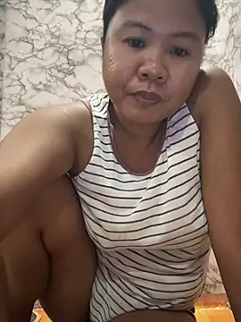 Snapshot of pretty_meraa chatting on 06/05/26, 01:39 pretty meraa online show from 06/05/26, 01:39