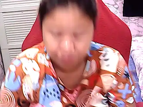 Snapshot of pretty_meraa chatting on 05/26/26, 11:36 pretty meraa online show from 05/26/26, 11:36