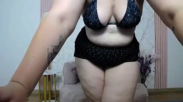 Snapshot of _AmberMuse_ chatting on 06/30/26, 11:21 AmberMuse online show from 06/30/26, 11:21