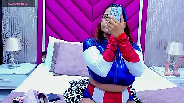 Snapshot of SamyPrincexx chatting on 10/31/25, 01:52 SamyPrincexx online show from 10/31/25, 01:52