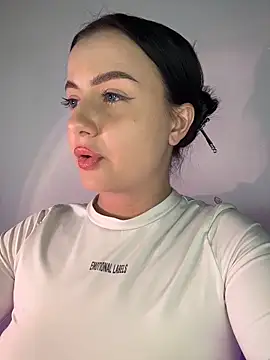 QueenL0la online show from 05/27/26, 05:20