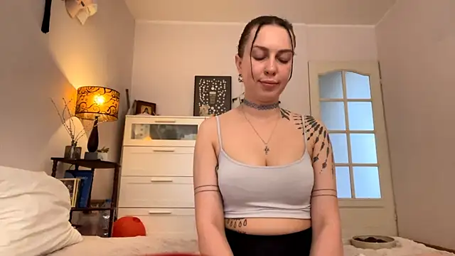 EvelynCharm  online show from 05/26/26, 02:26