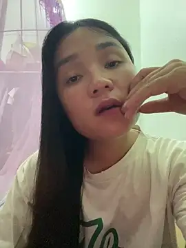 Luna-mi online show from 05/28/26, 01:28
