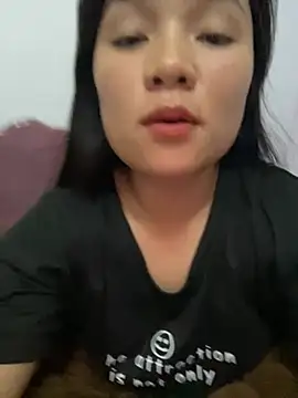 Luna-mi online show from 05/27/26, 02:24