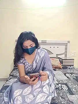 Snapshot of Desii_Couple69 chatting on 07/13/26, 02:33 Desii Couple69 online show from 07/13/26, 02:33