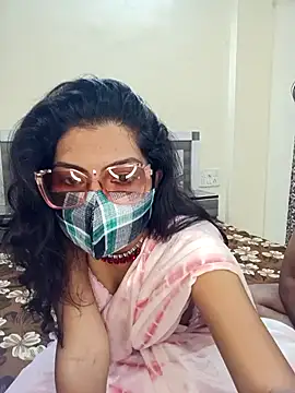 Snapshot of Desii_Couple69 chatting on 06/20/26, 01:49 Desii Couple69 online show from 06/20/26, 01:49