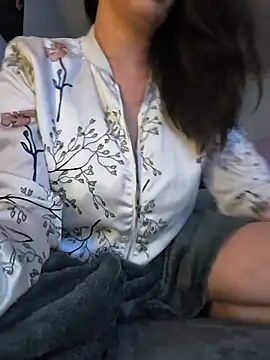 priska-lova online show from 06/07/26, 12:05