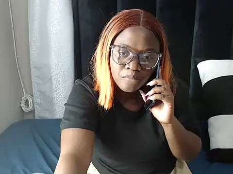 Snapshot of Softpussydiva chatting on 05/29/26, 06:25 Softpussydiva online show from 05/29/26, 06:25