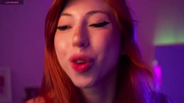 Snapshot of Mia_Daddysgirl_ chatting on 06/15/26, 08:25 Mia Daddysgirl online show from 06/15/26, 08:25
