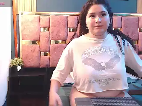 Snapshot of _Anitacute chatting on 05/27/26, 01:57 Anitacute online show from 05/27/26, 01:57