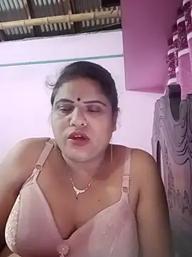 Snapshot of Maya_Vabi chatting on 07/07/26, 01:47 Maya Vabi online show from 07/07/26, 01:47