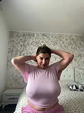 Snapshot of evaxxxcurvyxxx chatting on 06/24/26, 08:57 evaxxxcurvyxxx online show from 06/24/26, 08:57