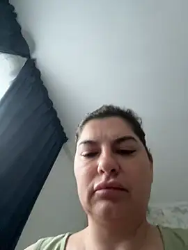 Snapshot of evaxxxcurvyxxx chatting on 07/04/26, 05:39 evaxxxcurvyxxx online show from 07/04/26, 05:39