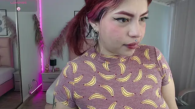Snapshot of LilMoon_ chatting on 07/17/26, 03:09 LilMoon online show from 07/17/26, 03:09